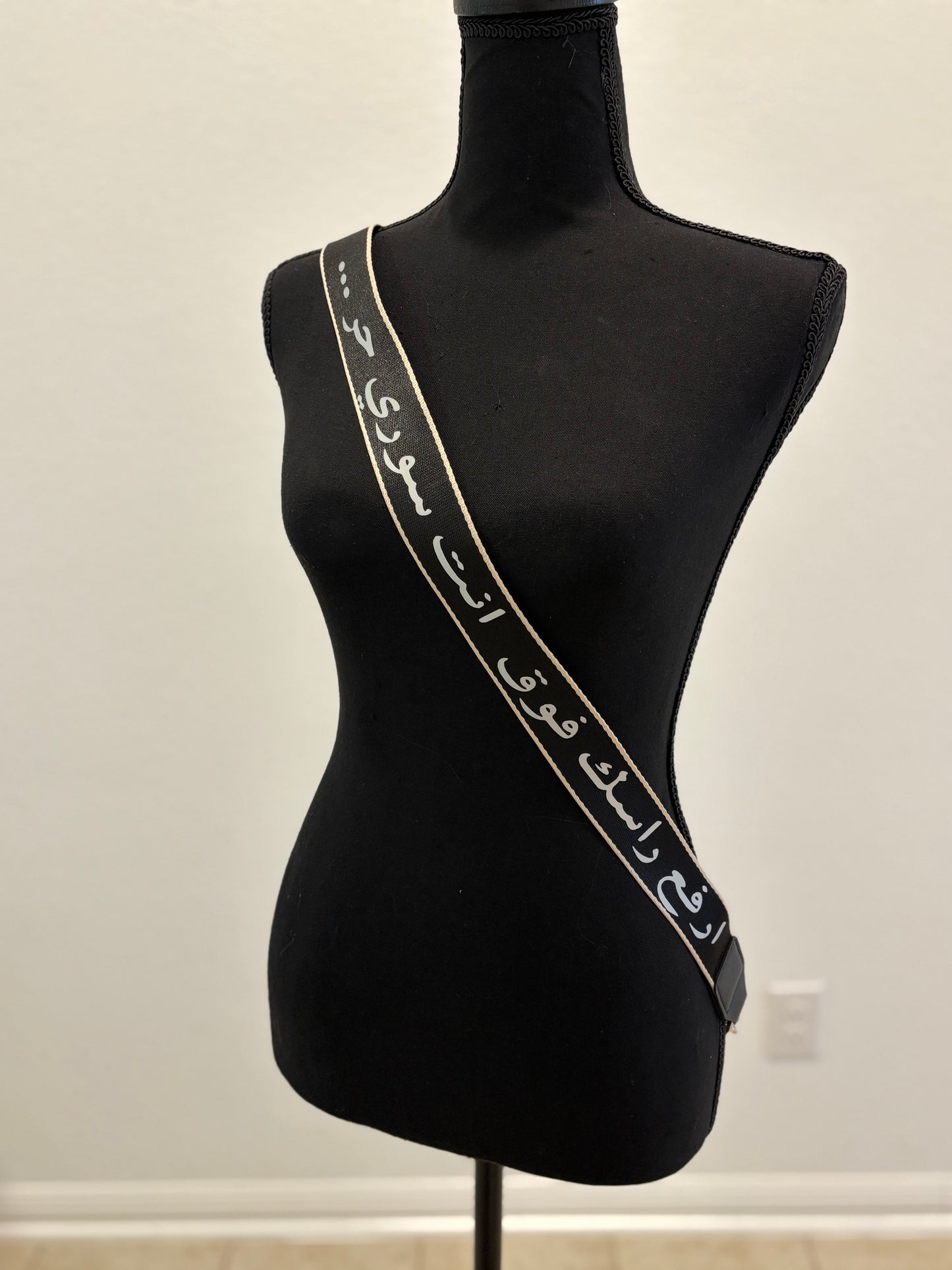 Rawaa bagstrap with leather