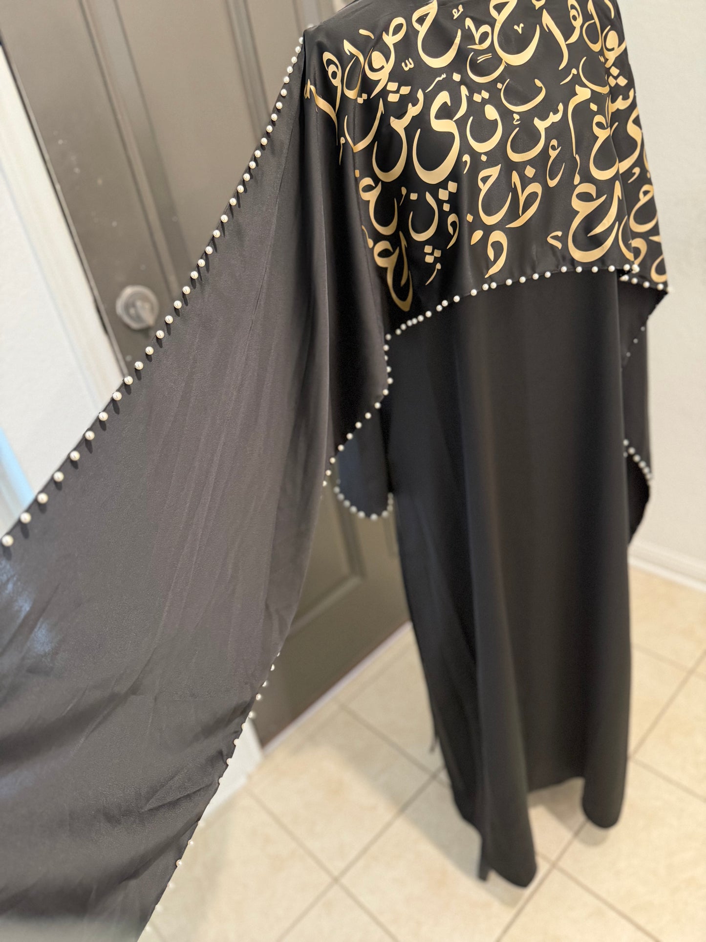 Habat  Lulu (pearls)